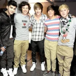 Logo da +Exclusively One Direction HITS