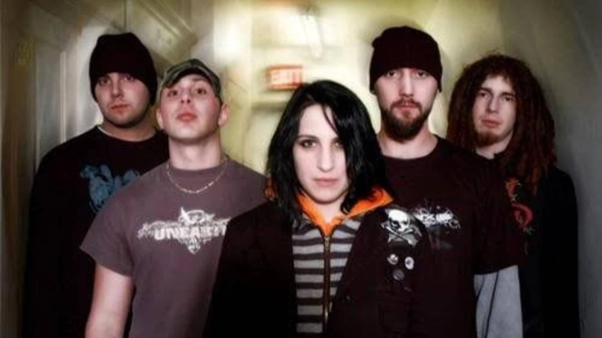 A produtora canadense BLOODSHOTEYE celebra 25 anos de legado com o lançamento do novo curta-metragem de terror “The Slaughterhouse Romance”.
